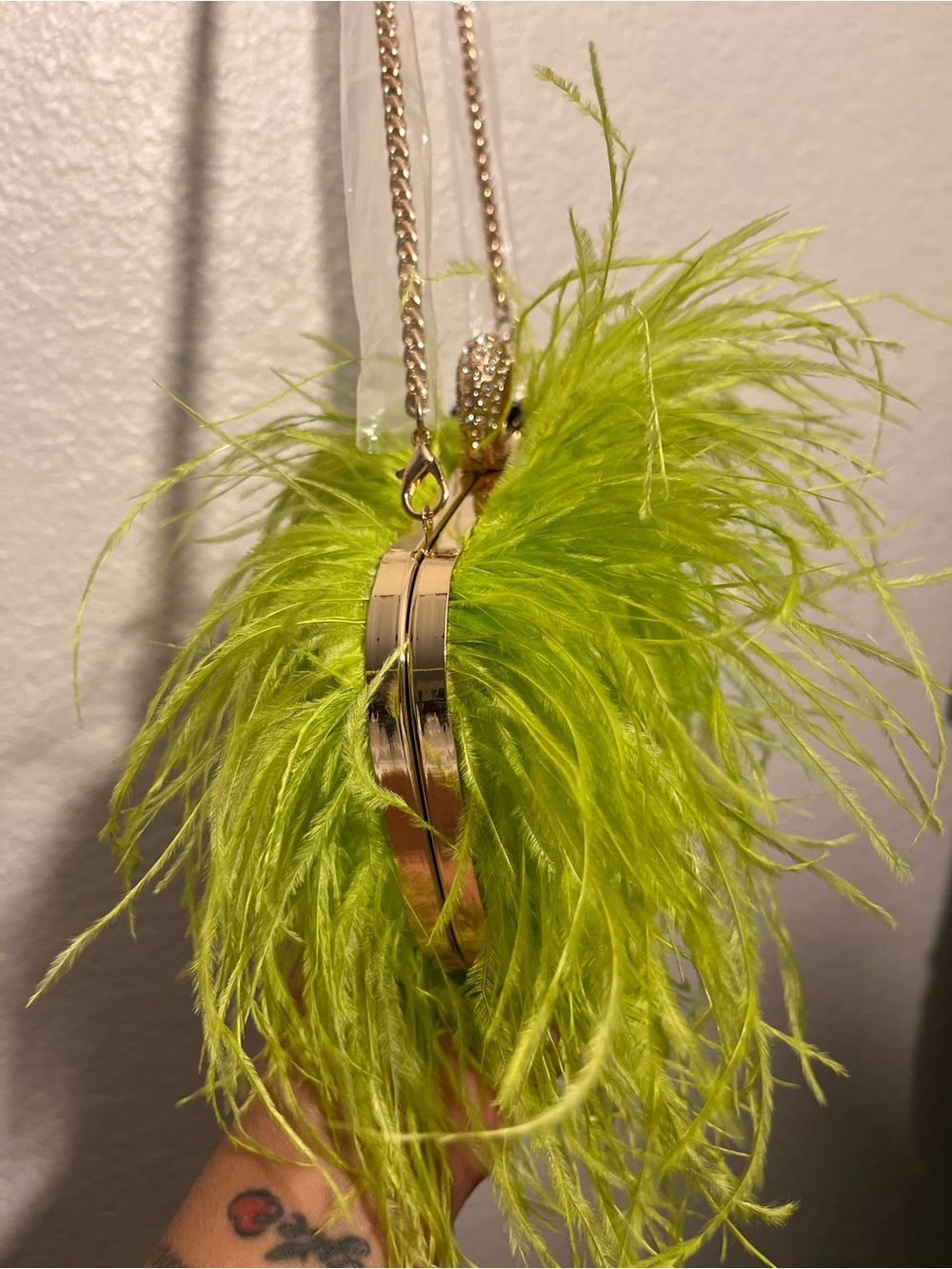 Sara Campbell Neon Lime Feather Shoulder Clutch with Chain - Picture 4 of 5